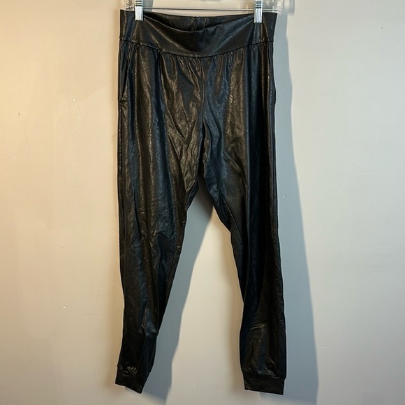 Commando Womens Black Faux Leather Joggers Pants Size M Relaxed Fit Stretch Chic - Picture 4 of 13